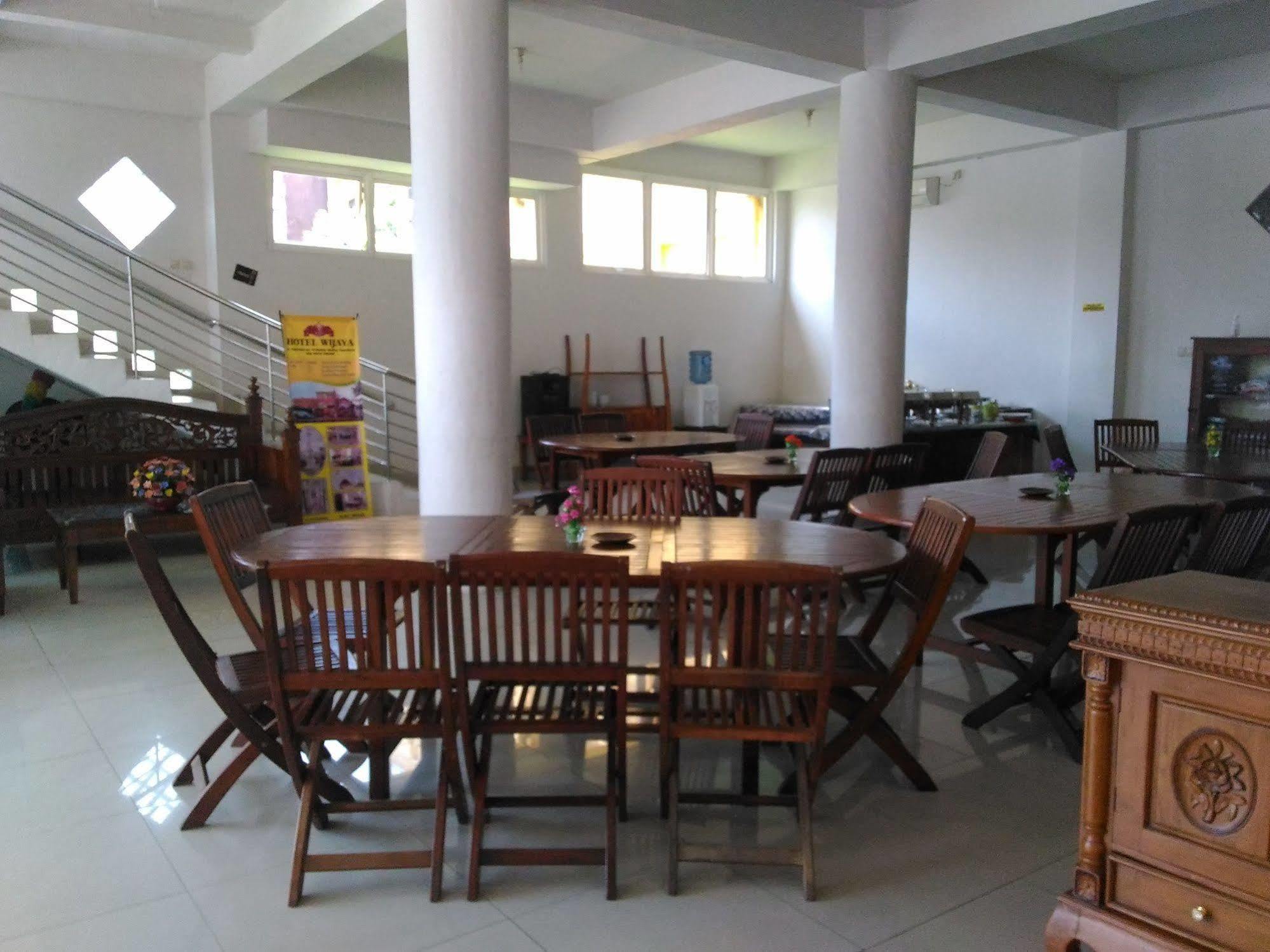 Oyo 586 Hotel Wijaya Kalasan Екстериор снимка